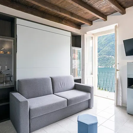 Guesthost - Lovely Lakefront Studio-flat شقة *