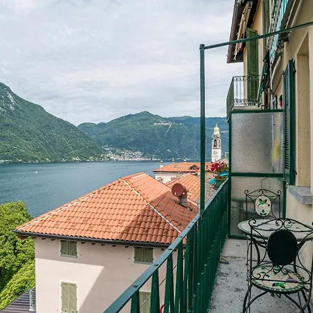 Guesthost - Lovely Lakefront Studio-flat