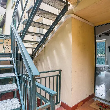 Guesthost - Lovely Lakefront Studio-flat شقة *