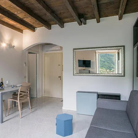 شقة Guesthost - Lovely Lakefront Studio-flat